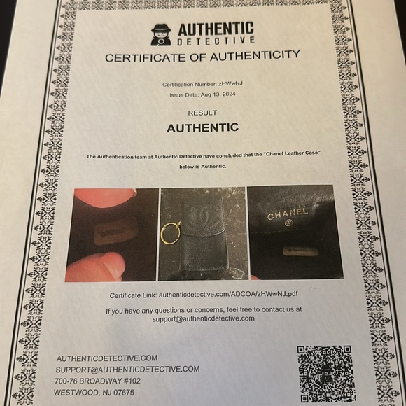 Chanel caviar leather key chain card holder GUC!! - Picture 7 of 8